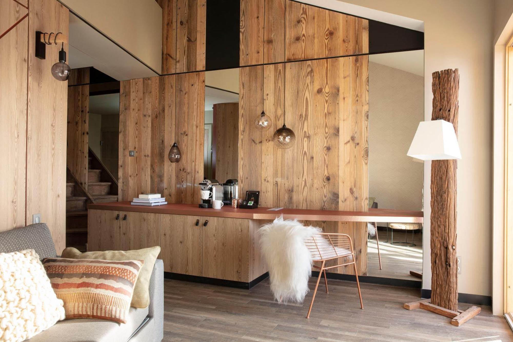Grandes Rousses Hotel & Spa Alpe d'Huez Ngoại thất bức ảnh Interior of a chalet