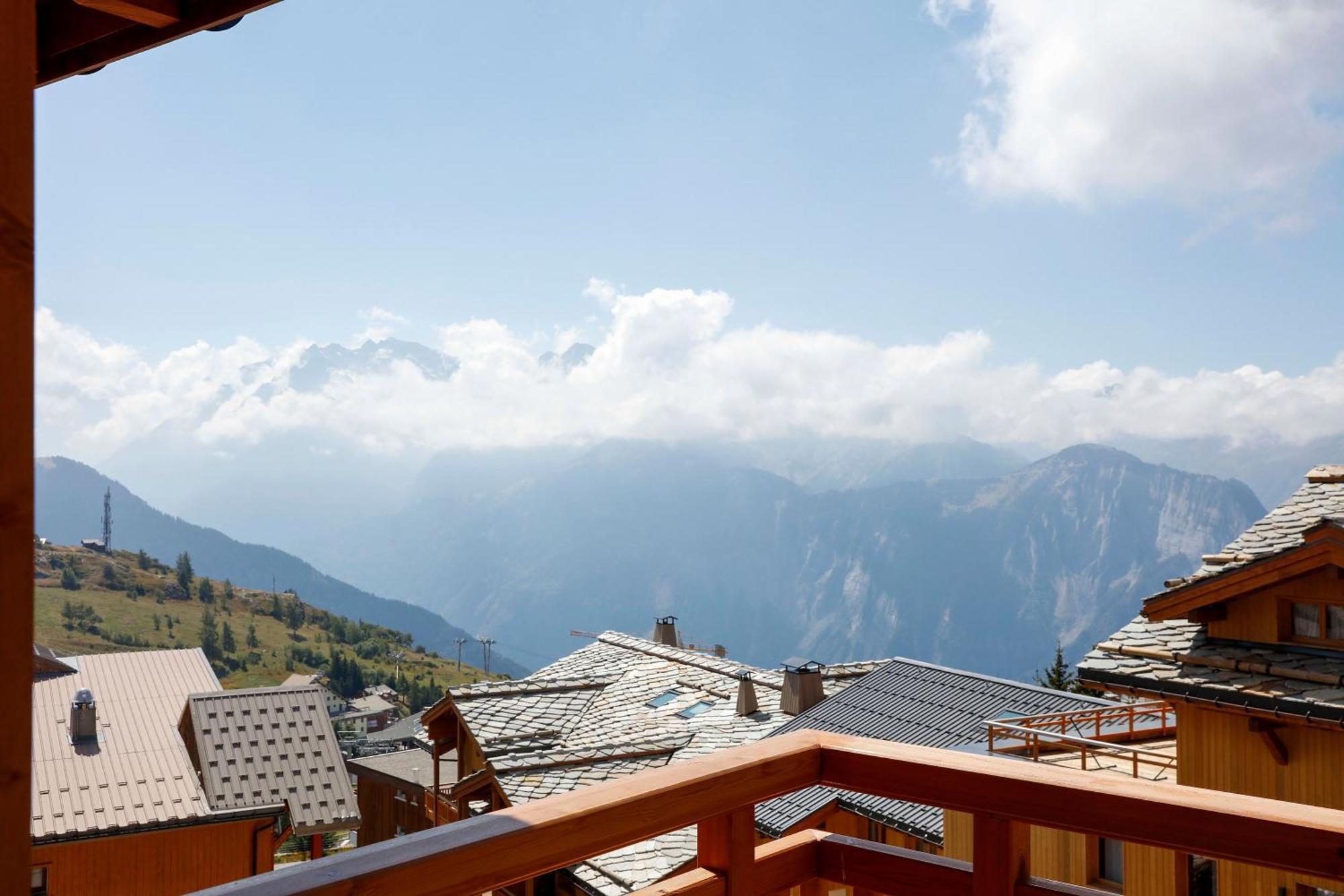 Grandes Rousses Hotel & Spa Alpe d'Huez Ngoại thất bức ảnh View of Mont Blanc from Les Saisies