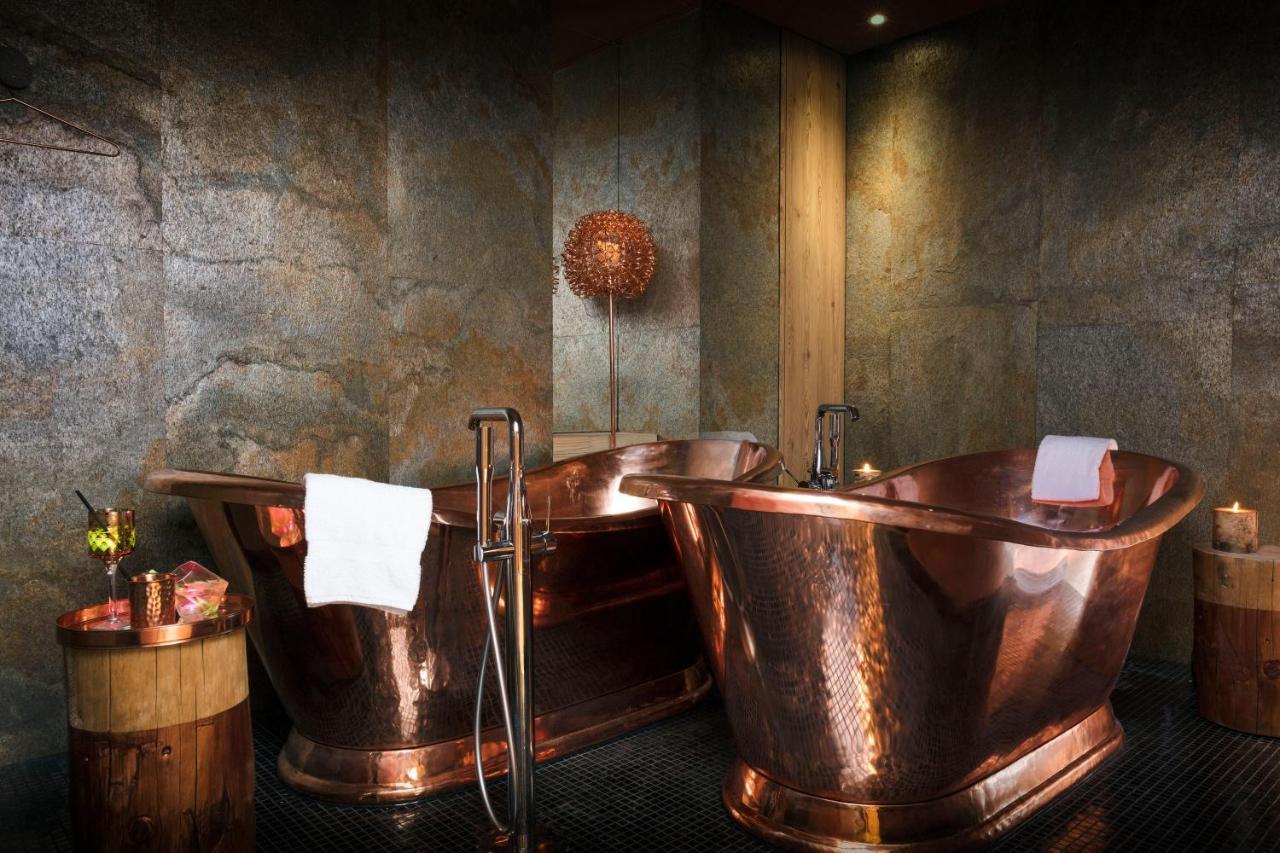 Grandes Rousses Hotel & Spa Alpe d'Huez Ngoại thất bức ảnh Copper bathtub